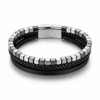 Pulsera para Hombre de Triple Hilera en Acero con Baño de Oro Blanco de 18K – Cuero Trenzado y Cuentas de Cubo – Hecha en España