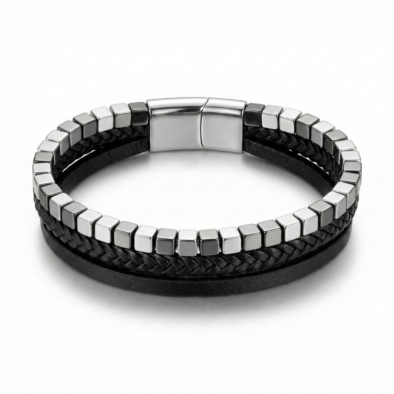 Pulsera para Hombre de Triple Hilera en Acero con Baño de Oro Blanco de 18K – Cuero Trenzado y Cuentas de Cubo – Hecha en España