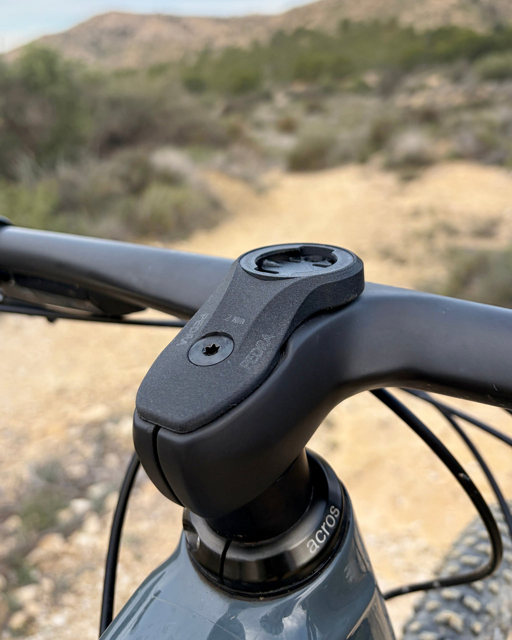 Soporte GPS para Mondraker F-Podium | Manillar Integrado ONOFF XC