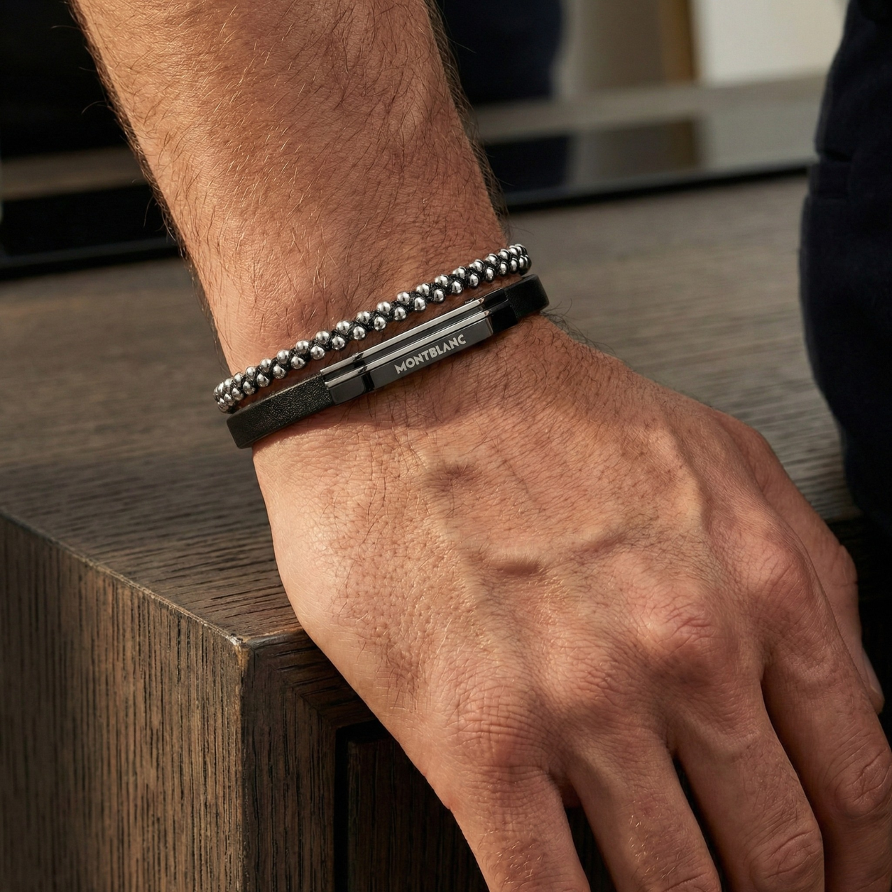 Pulsera Masculina de Cuero Negro con Doble Cordón y Acero Bañado en Oro Blanco 18K - Hecho en España
