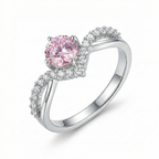 Anillo "Promesa Brillante" con Circonita Ovalada – Acero Inoxidable con Baño de Oro Blanco de 18K