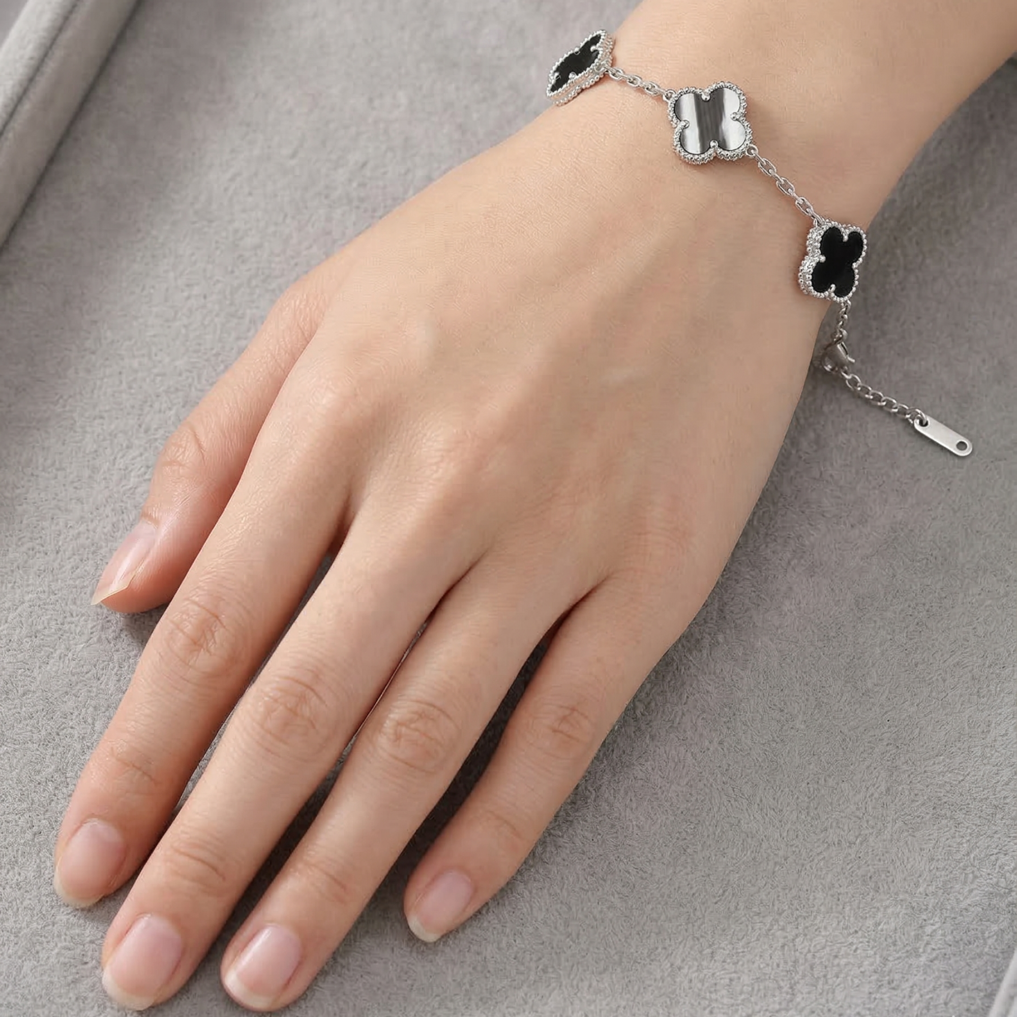 Pulsera de Trébol Diseño Mármol Blanco y Negro 100% Acero Inoxidable Color Plata