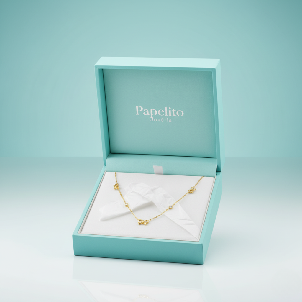 Collar con Lazos y Circonitas 100% Acero Bañado en Oro 18K