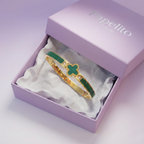 Pulsera Rígida con Diseño de Trébol Esmaltado Verde y Circonitas - 100% Acero Bañado en Oro 18K