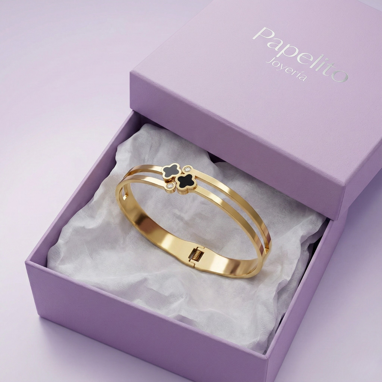 Pulsera Rígida Doble Banda con Tréboles Esmaltados Negros y Circonitas - 100% Acero Bañado en Oro 18K