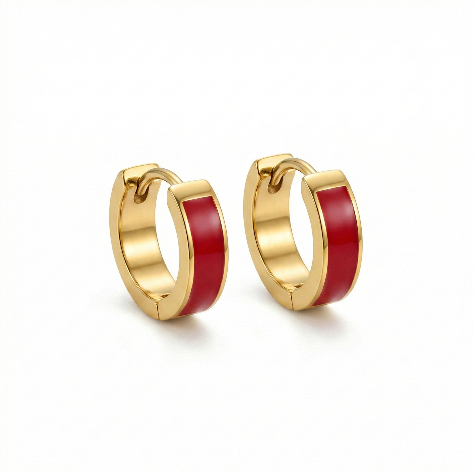 Pendientes de Aro Robustos con Detalle de Esmalte Rojo Vibrante - 100% Acero Bañado en Oro 18K