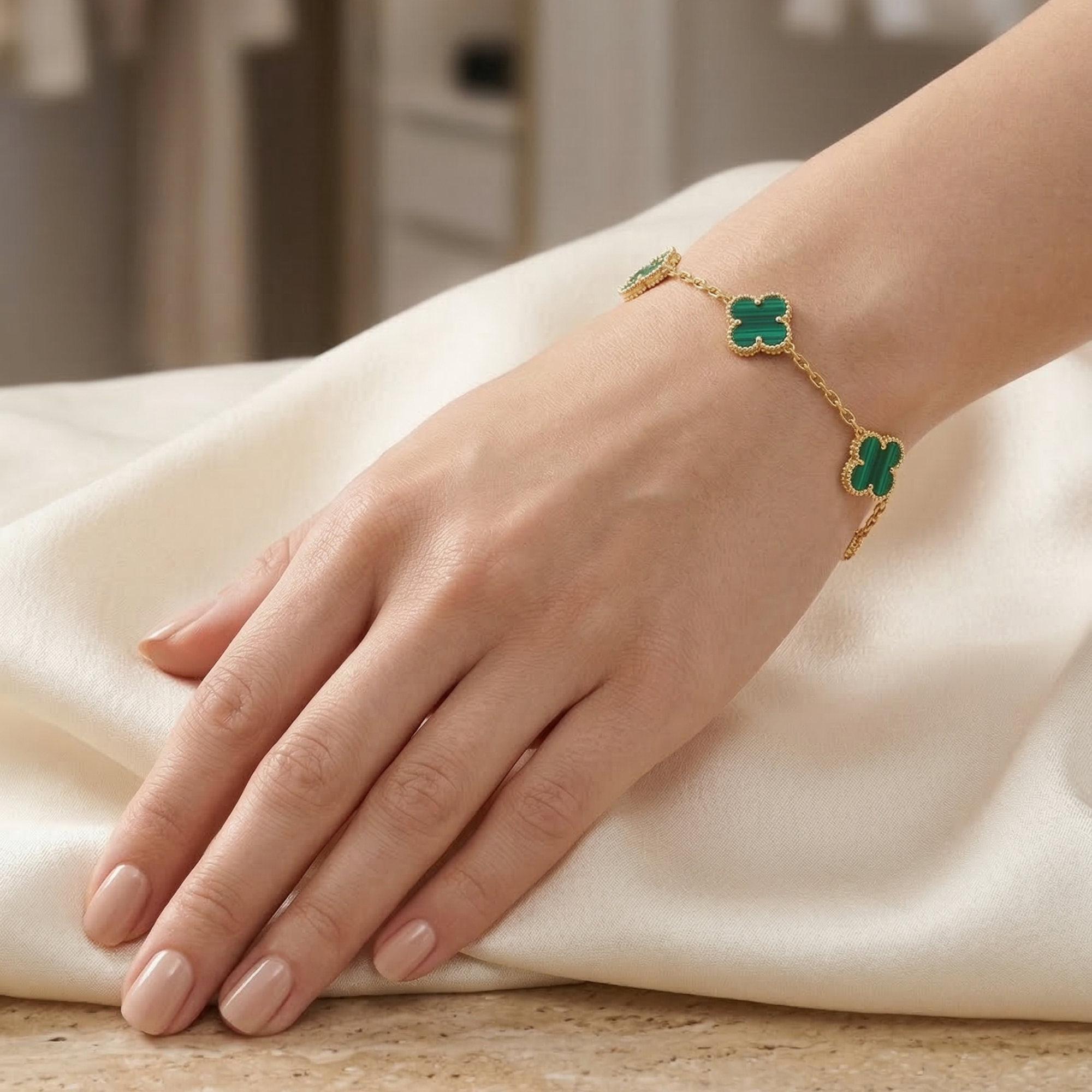 Pulsera de Trébol Verde Malaquita 100% Acero Bañado en Oro 18K