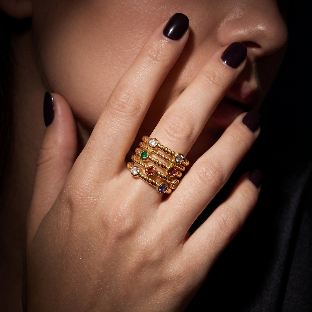 Anillo Twist Bohème con Gemas Infinitas