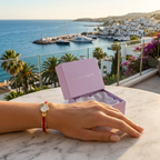 Pulsera Rígida con Trébol de Nácar y Circonitas, Detalles Esmaltados Rojos - 100% Acero Bañado en Oro 18K