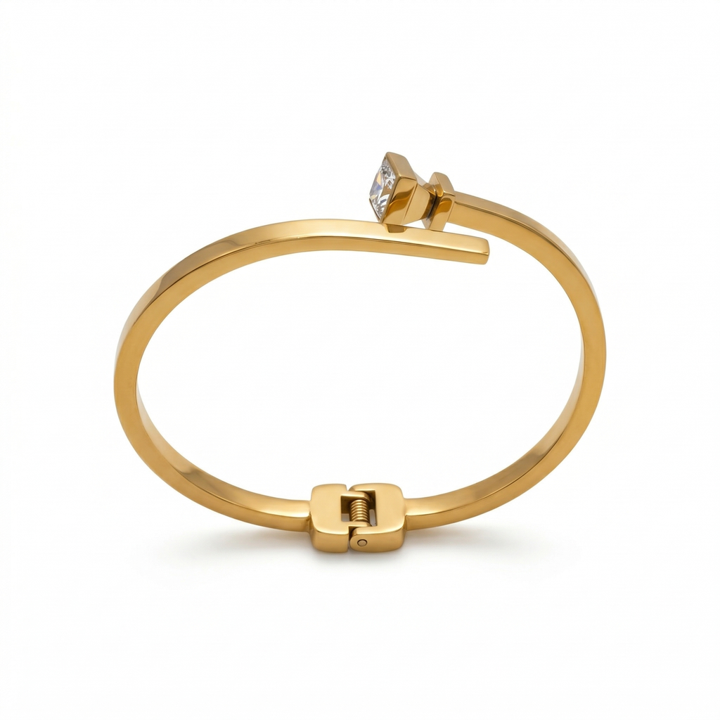 Pulsera Rígida con Diseño de Clavo y Circonita - 100% Acero Bañado en Oro 18K