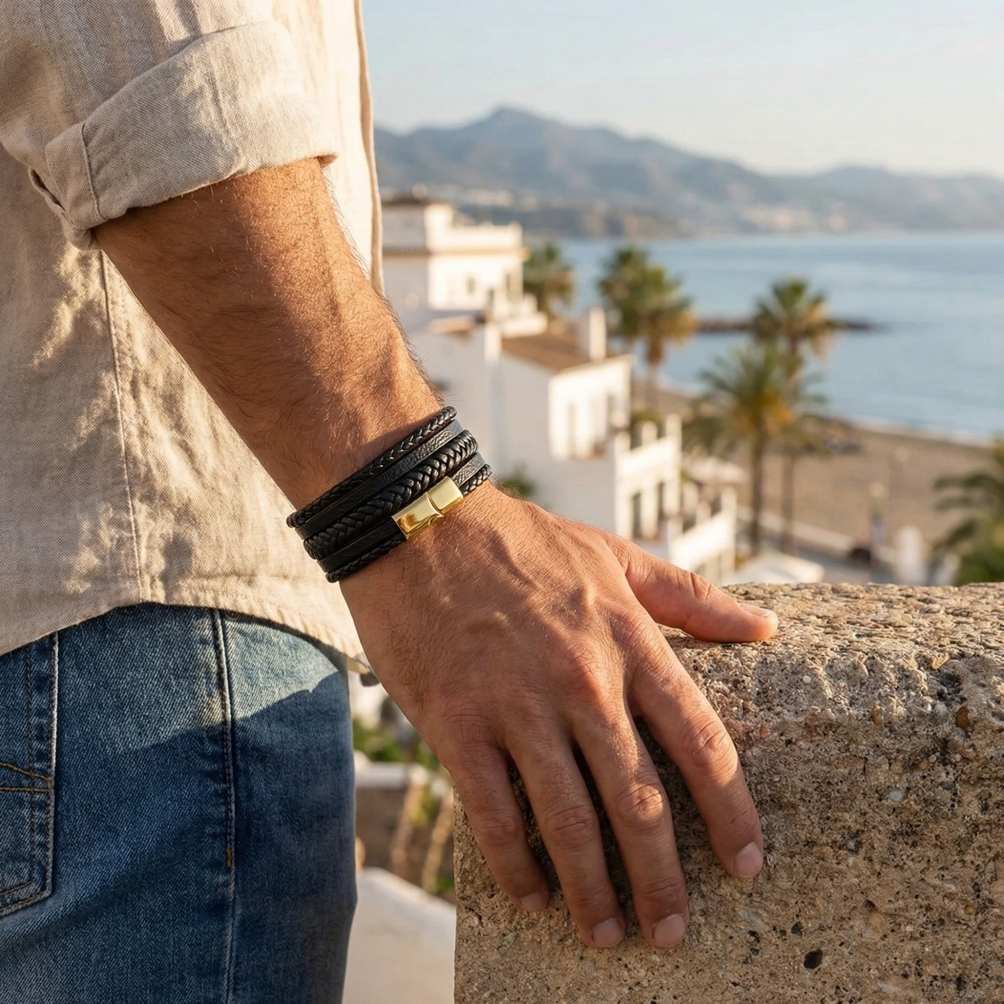 Pulsera Multicapa para Hombre en Cuero Negro y Acero con Baño de Oro de 18K – Hecha en España