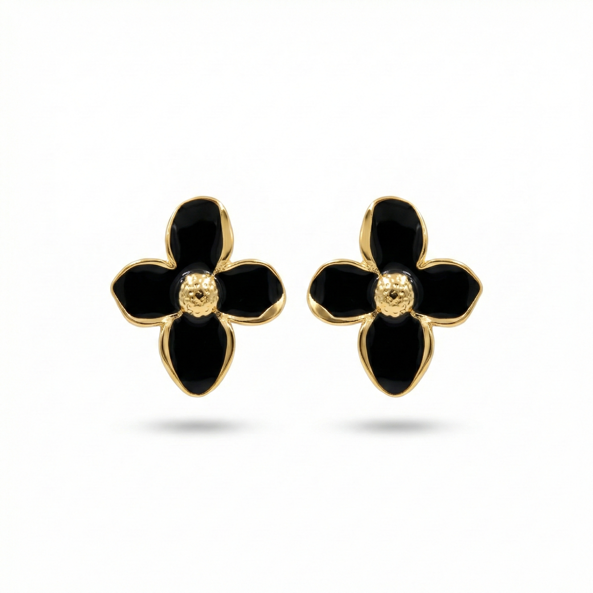 Pendientes de Botón con Flor de Pétalos Negros y Centro Dorado - 100% Acero Bañado en Oro 18K