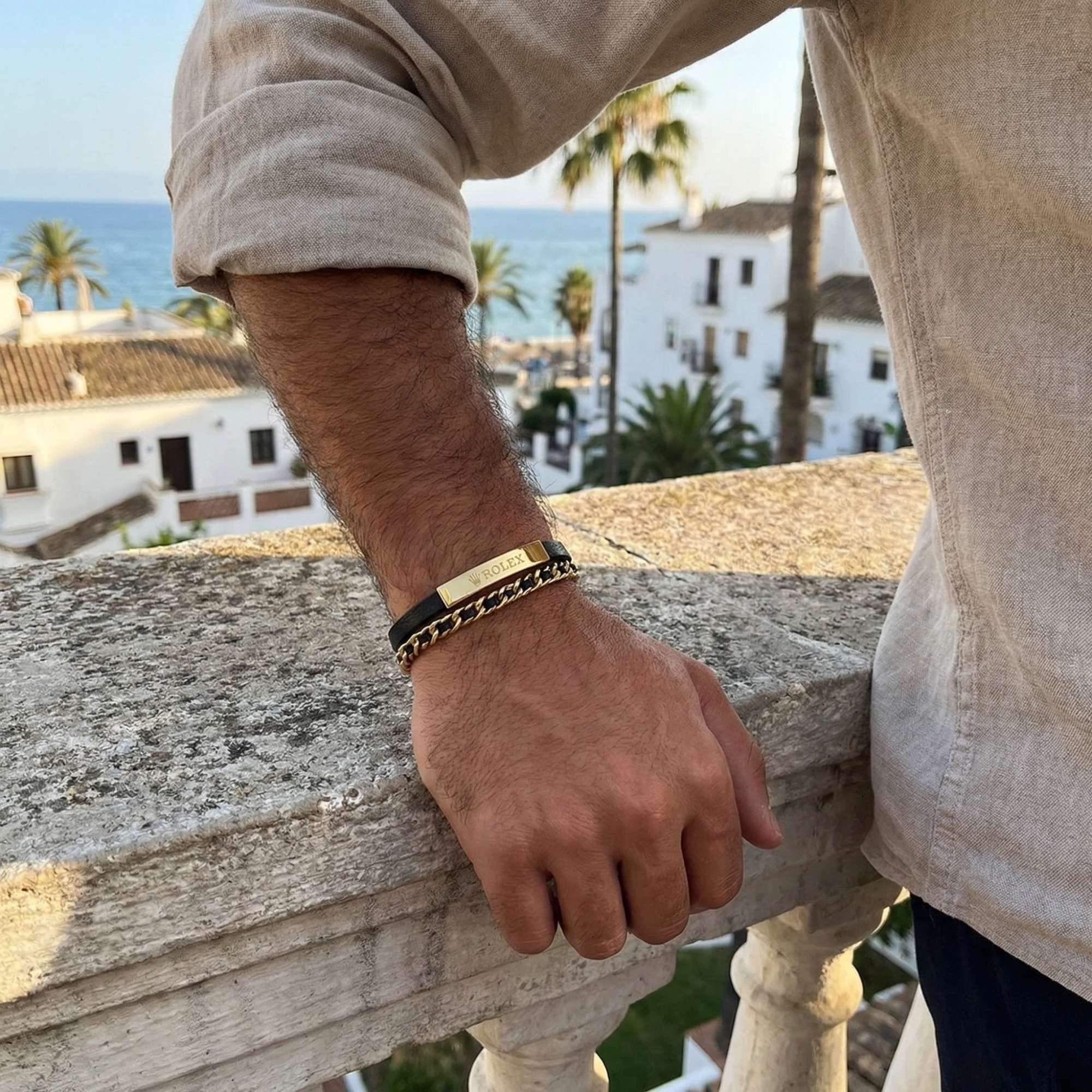 Pulsera Masculina de Cuero Negro y Cadena de Eslabones – 100% Acero Bañado en Oro 18K