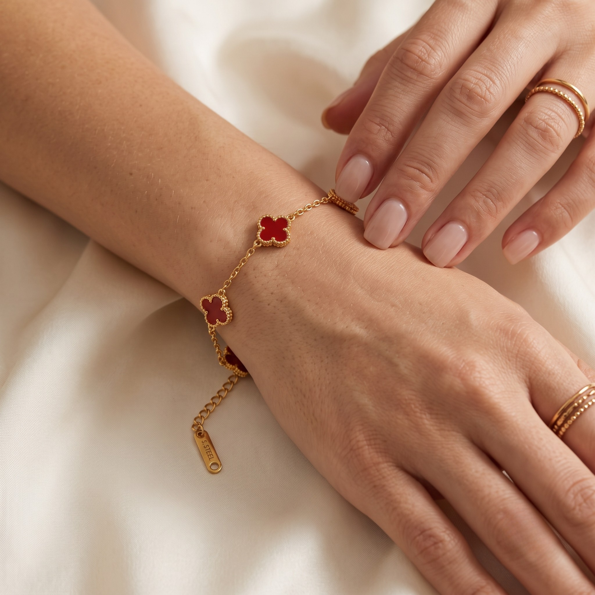 Pulsera Fleur de Rubis Éternelle