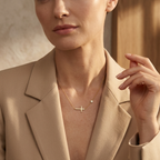 Collar La Croix Latérale Shimmer Solitaire