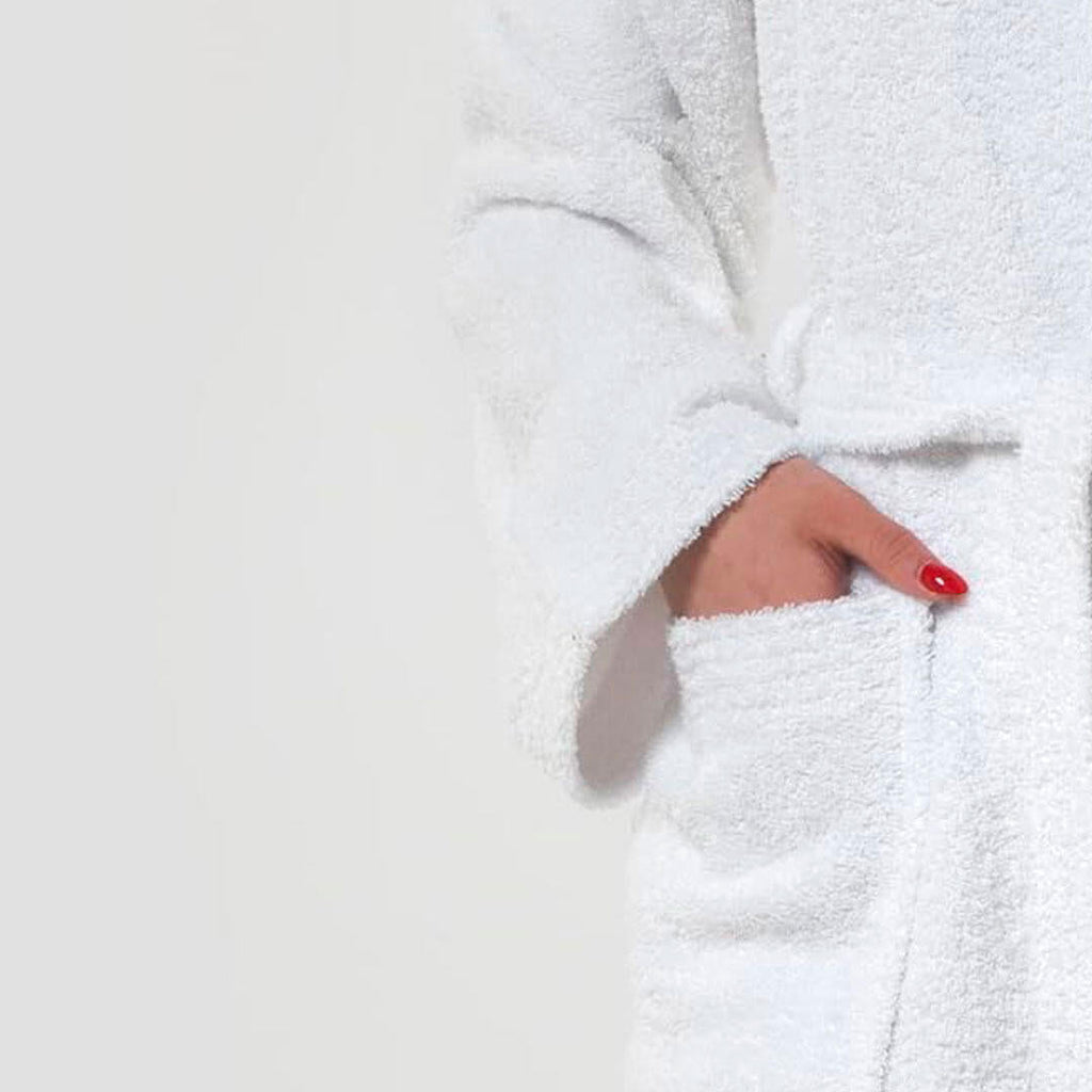 Albornoz femenino extra suave y de alta absorción - Nemessis Shop®