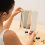 Espejo de Maquillaje Tríptico Recargable con Aumento y Luz LED Miled - Nemessis Shop®