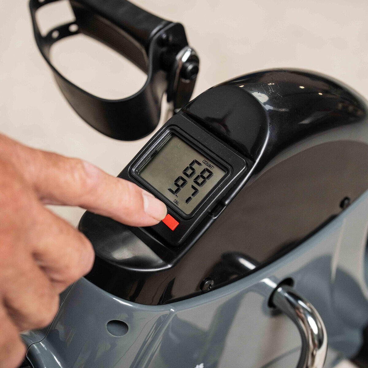 Pedaleador Estático para Piernas y Brazos con Esterilla Velora 2100 - Nemessis Shop®