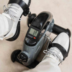 Pedaleador Estático para Piernas y Brazos con Esterilla Velora 2100 - Nemessis Shop®