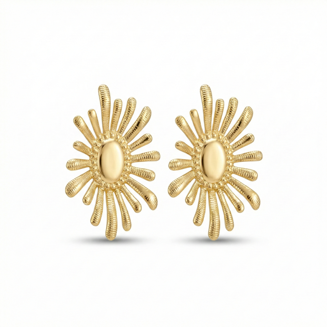 Pendientes de Botón con Diseño de Sol Radiante – 100% Acero Bañado en Oro 18K