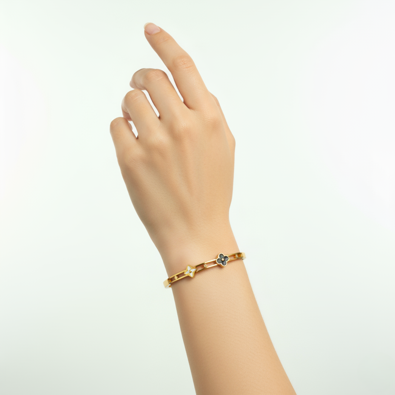 Pulsera Rígida con Flores Esmaltadas y Detalles Calados - 100% Acero Bañado en Oro 18K