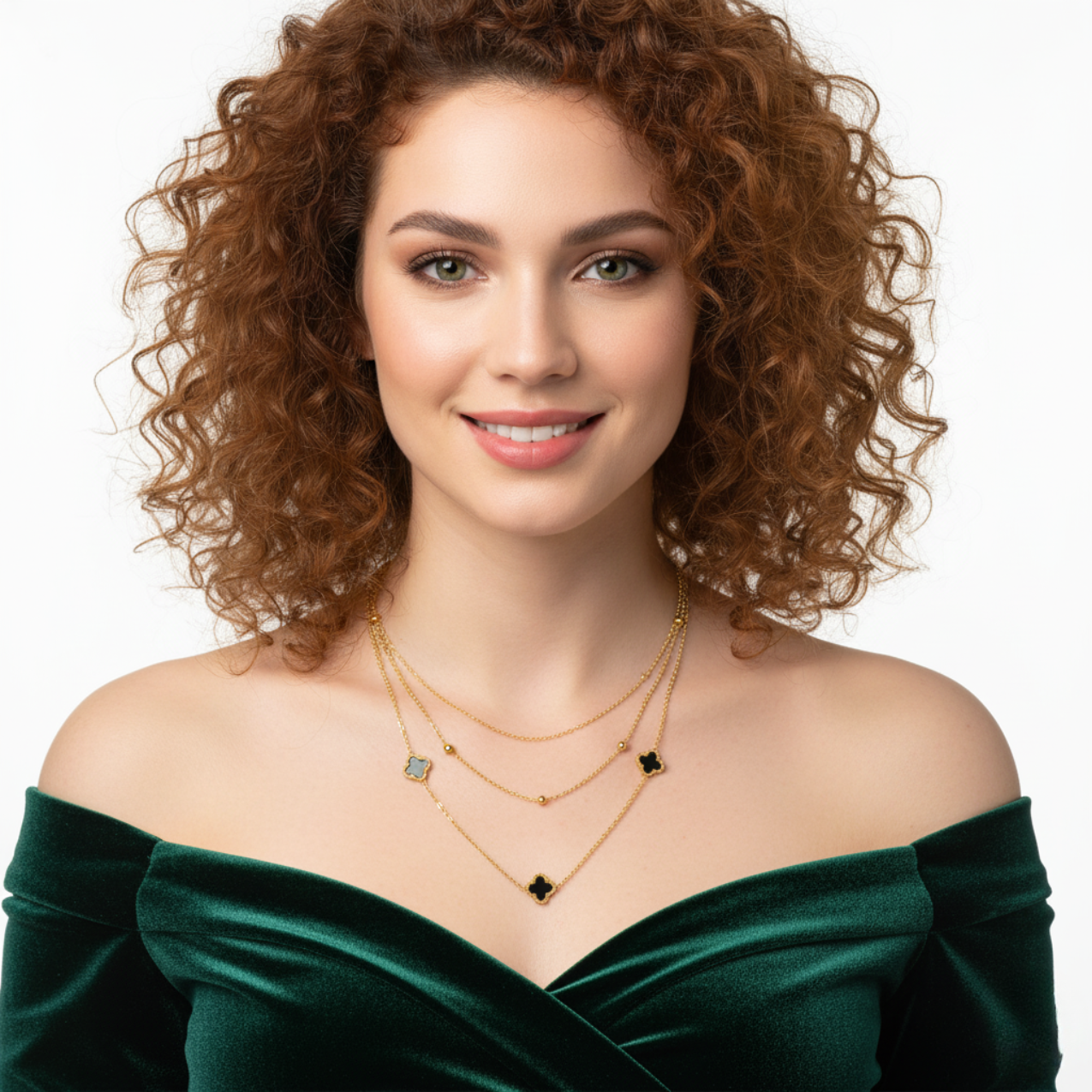 Collar Doble Cadena con Tréboles Negros y Bolitas - 100% Acero Bañado en Oro 18K