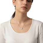 Conjunto Collar y Pendientes de Trébol con Centro Texturizado - 100% Acero Bañado en Rodio