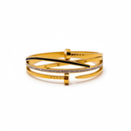 Pulsera Rígida Diseño Entrelazado con Clavo, Circonitas y Esmalte Negro 100% Acero Bañado en Oro 18K