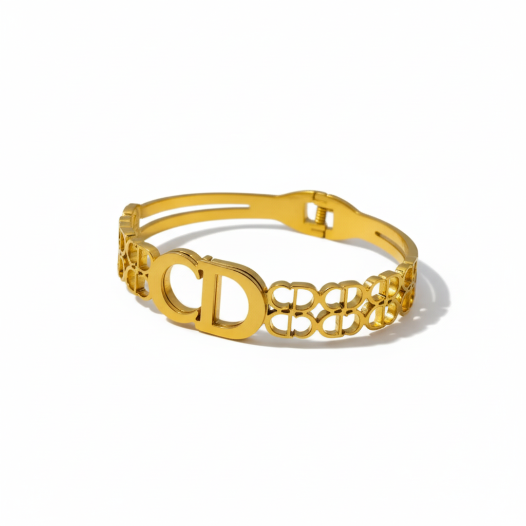 Pulsera Rígida con Doble Letra y Diseño Calado 100% Acero Bañado en Oro 18K