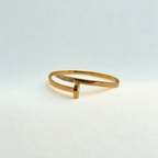 Pulsera Rígida Diseño Clavo con Circonitas - 100% Acero Bañado en Oro 18K