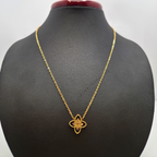 Collar con Colgante Flor de Cuatro Pétalos con Circonitas 100% Acero Bañado en Oro 18K