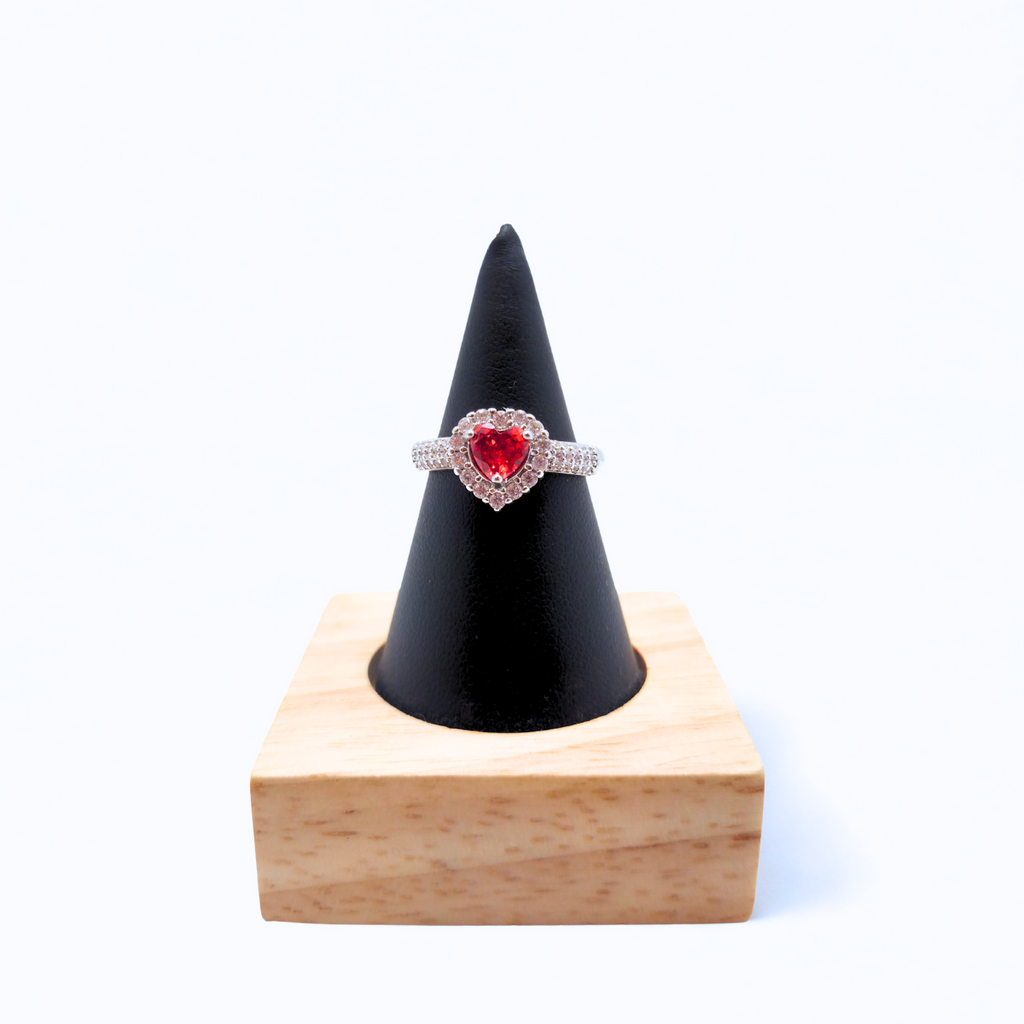 Anillo Ajustable "Emperatriz" con Circonita en Forma de Pera y Halo – Acero Bañado en Oro Blanco 18K