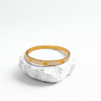 Pulsera Brazalete de Acero Chapado en Oro de 18K 100% con Detalles Esmaltados en Blanco