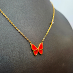Collar con Colgante de Mariposa Esmaltada Roja y Circonitas - 100% Acero Bañado en Oro 18K