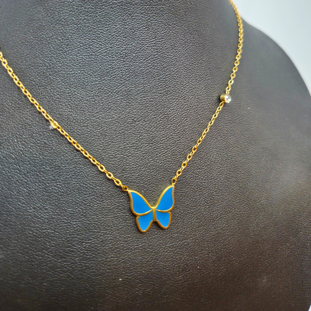 Collar con Colgante de Mariposa Esmaltada Azul y Circonitas - 100% Acero Bañado en Oro 18K