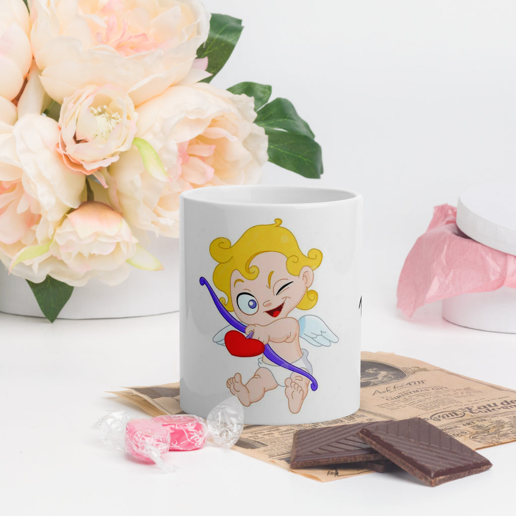 Taza blanca brillante. Ángel de San Valentín "Cupido"